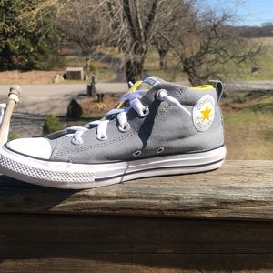 converse size 4 never worn very good shape